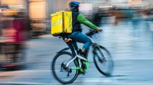PER IL TRIBUNALE DI PALERMO I RIDERS SONO LAVORATORI SUBORDINATI… E LUCE FU!